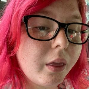 Meet your Posher, Layla